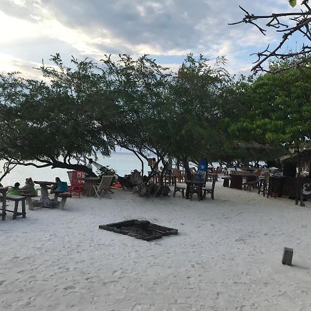 The Exile Sunset Bar & Bungalow Гілі-Траванган Екстер'єр фото
